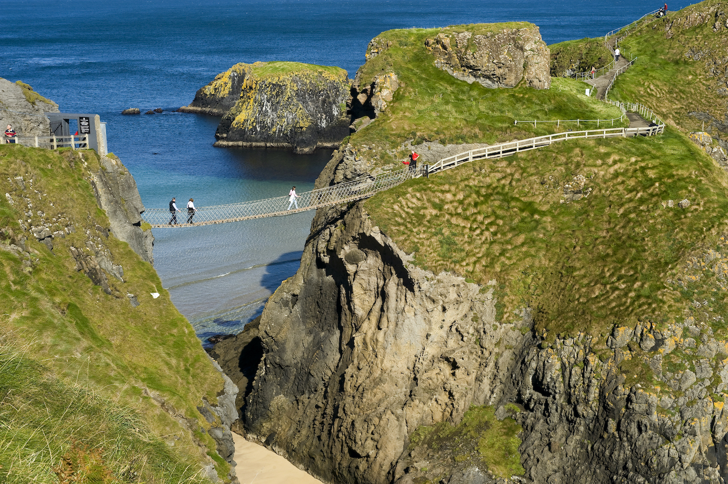 Carrick-a-Rede reopens - Celtic Canada